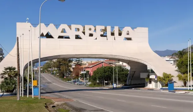 Private 8-Seater Minivan from Málaga Airport to Marbella